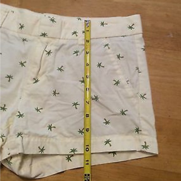 Uniqlo Ivory Green Palm Tree Flat front SHORTS 6 - Picture 2 of 9